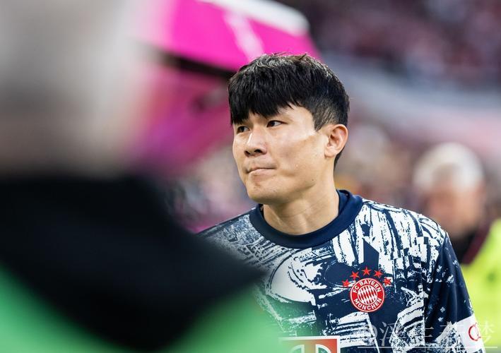 意媒：拜仁7000万欧加球员报价莱奥，科曼金玟哉磁卡三选一